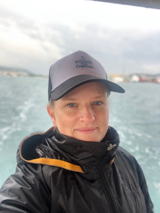 Elin is a she captain